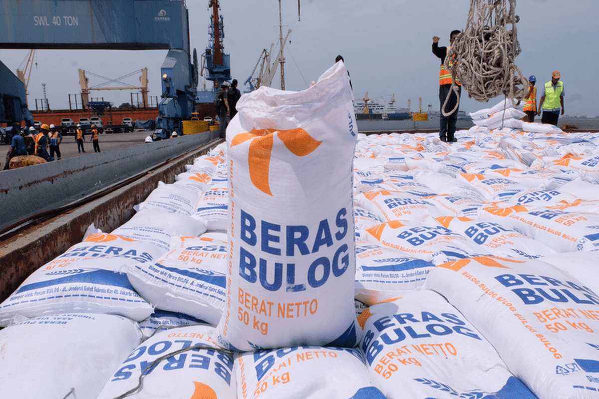 Distribusi Beras Bantuan Bulog untuk Wilayah Terdampak Banjir di Sumatera Dipastikan Lancar