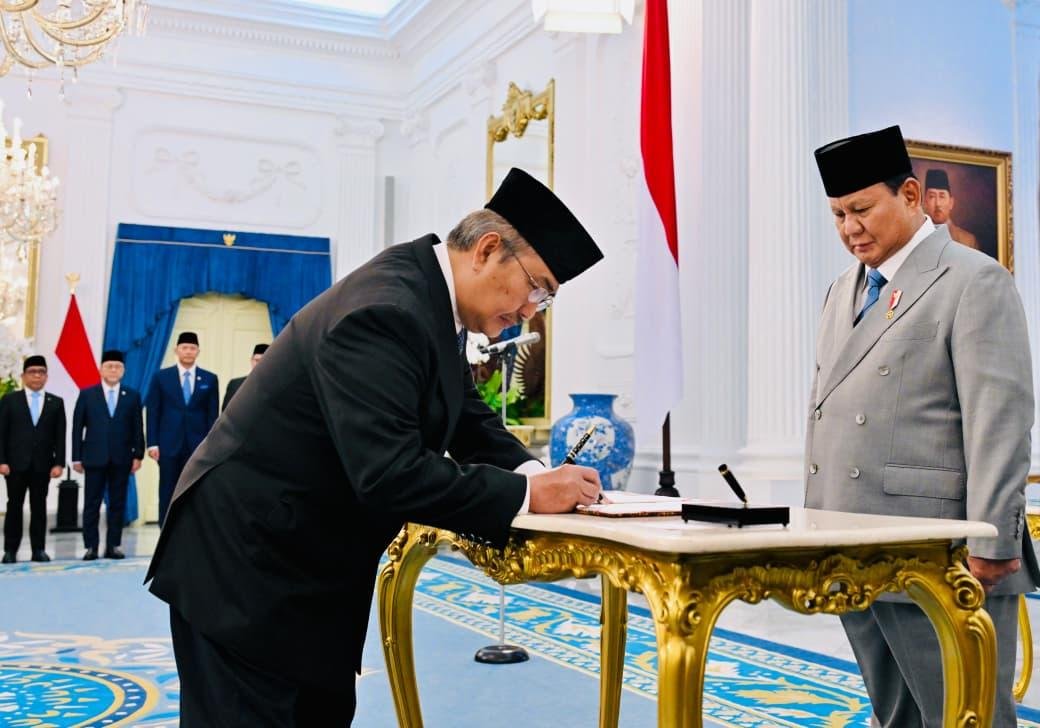 Presiden Prabowo Lantik Mahfud MD Hingga Yusril di Komisi Percepatan Reformasi Polri