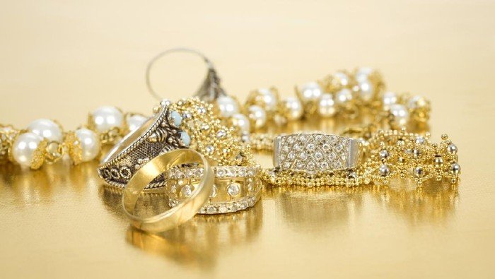 BPS: Emas Perhiasan Sumbang Inflasi Bulanan Pada November