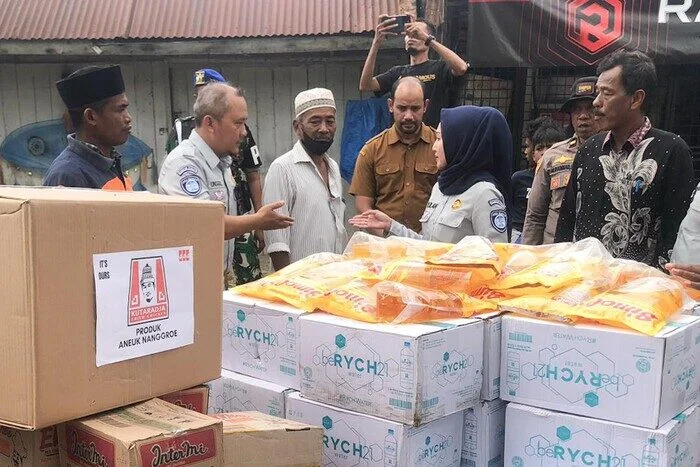Jasa Raharja Bantu Korban Banjir Pidie Aceh