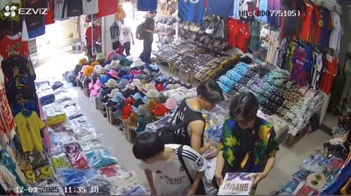 Viral Turis Asing Ambil Barang Tanpa Izin di Ubud, Polisi Segera Bertindak