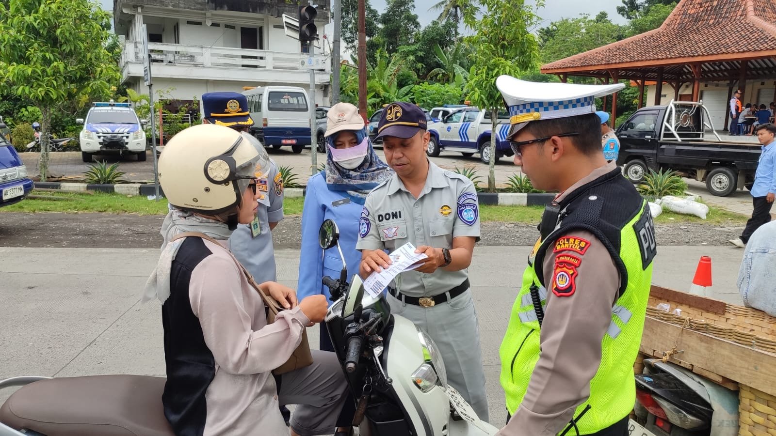 Operasi Gabungan Patuh Pajak di Bantul, Samsat dan Lintas Instansi Dorong Kepatuhan PKB dan SWDKLLJ