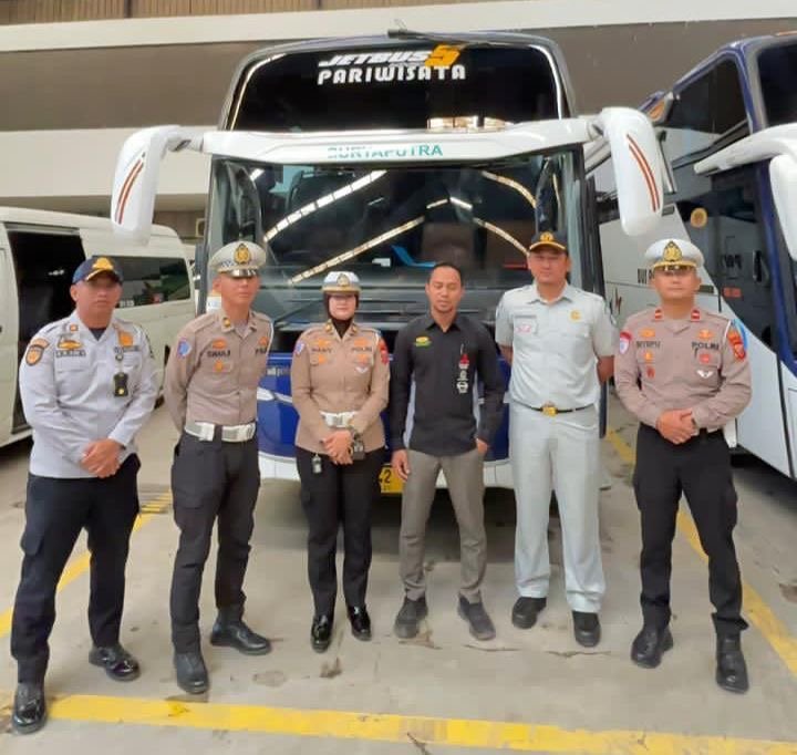 Kegiatan Ramcheck Polrestabes bersama Dishub Kota Bandung di PT Surya Putra dalam Rangka Persiapan Operasi Kendaraan Menjelang Puasa dan Lebaran Bulan Maret 2026