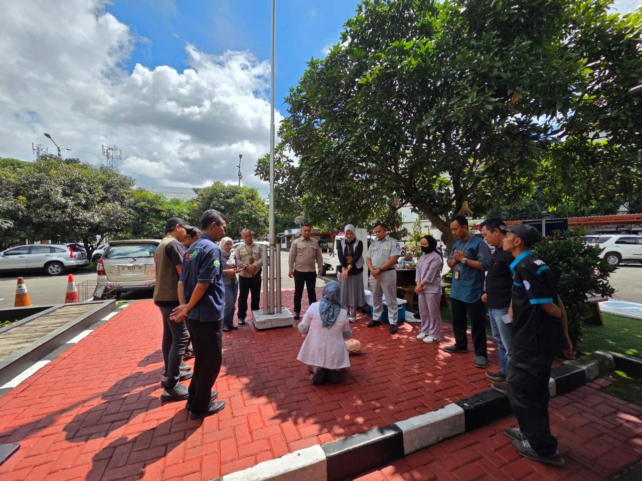 Jasa Raharja Kanwil Jawa Barat Gelar Pengobatan Gratis dan Pelatihan PPGD di Samsat Cimahi