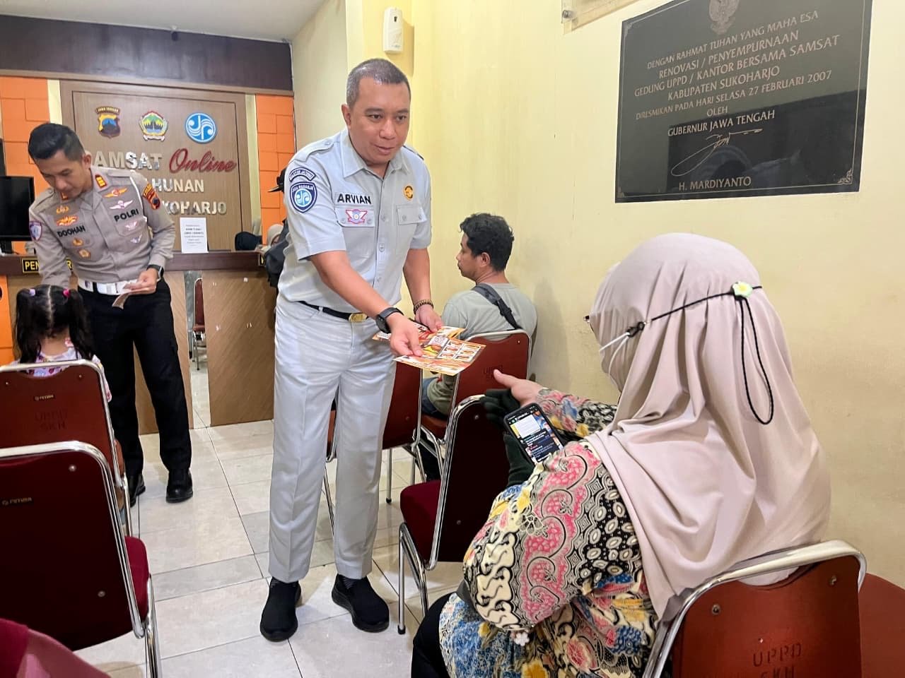 Jasa Raharja Sukoharjo dan Tim Pembina Samsat Sukoharjo Beri Apresiasi Khusus dan Voucher Diskon bagi Wajib Pajak Patuh