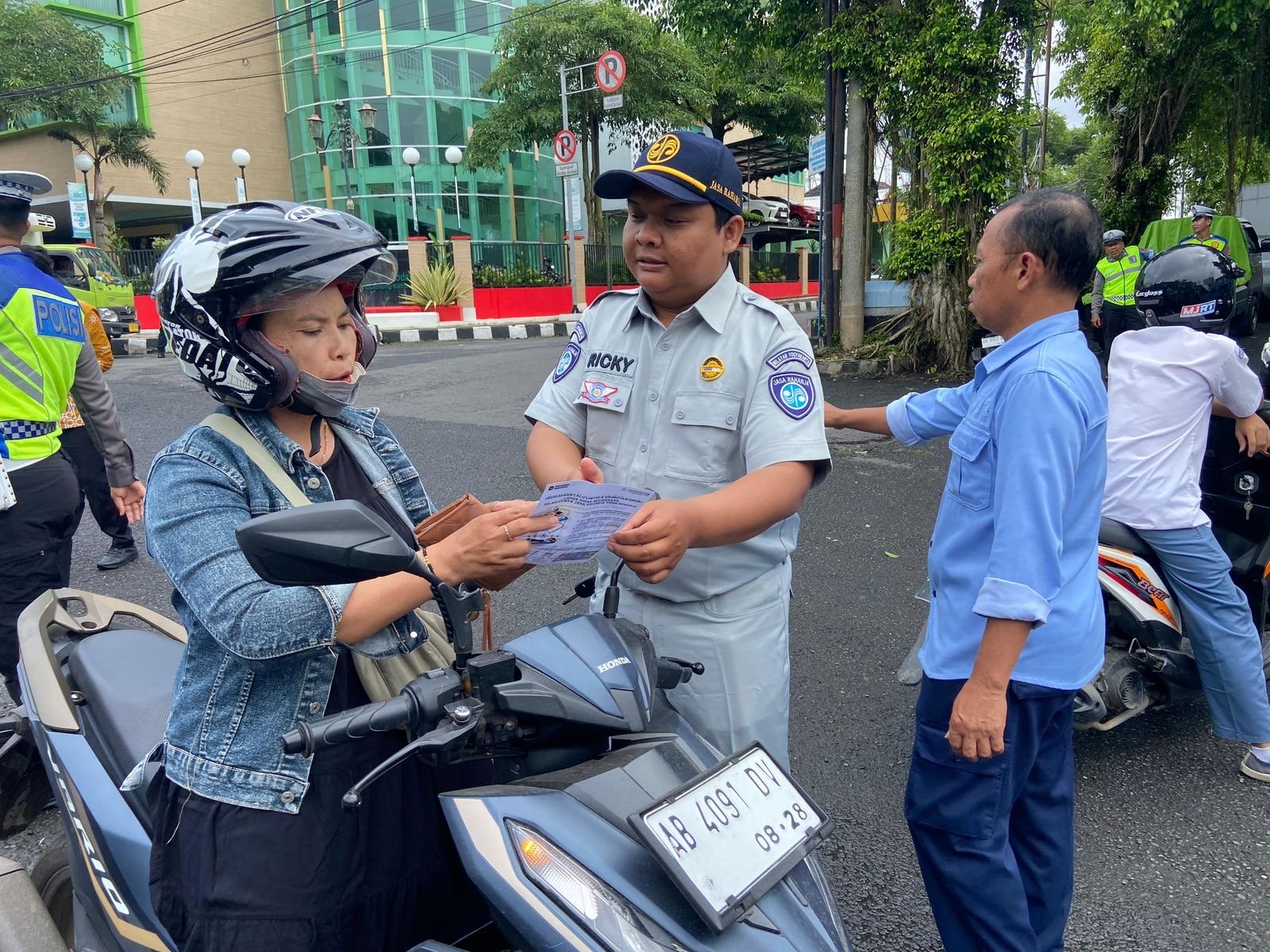 Tertib Pajak dan Lalu Lintas, Operasi Gabungan Gunungkidul Tegur Puluhan Kendaraan