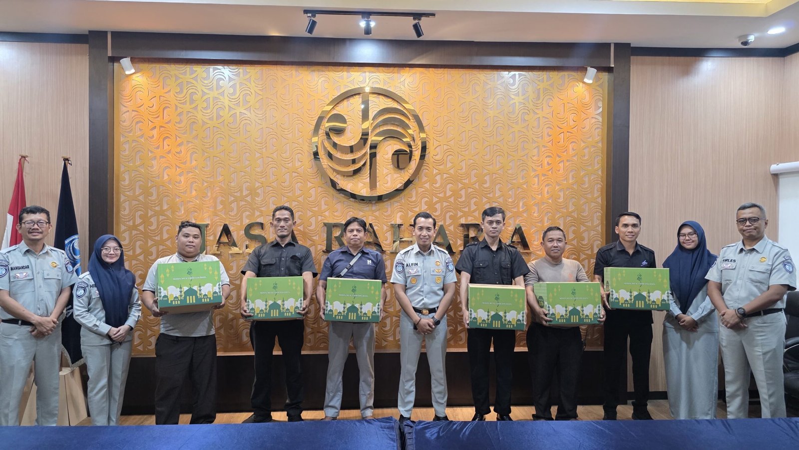 Jasa Raharja Kalteng Salurkan Bantuan TJSL Ramadan kepada Tenaga Pendukung ARU Raharja