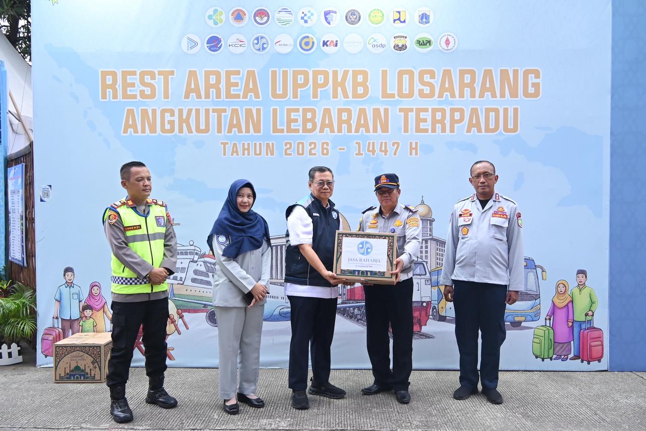 Kunjungan Direktur Operasional PT Jasa Raharja ke Command Information Point Rest Area Jembatan Timbang Losarang