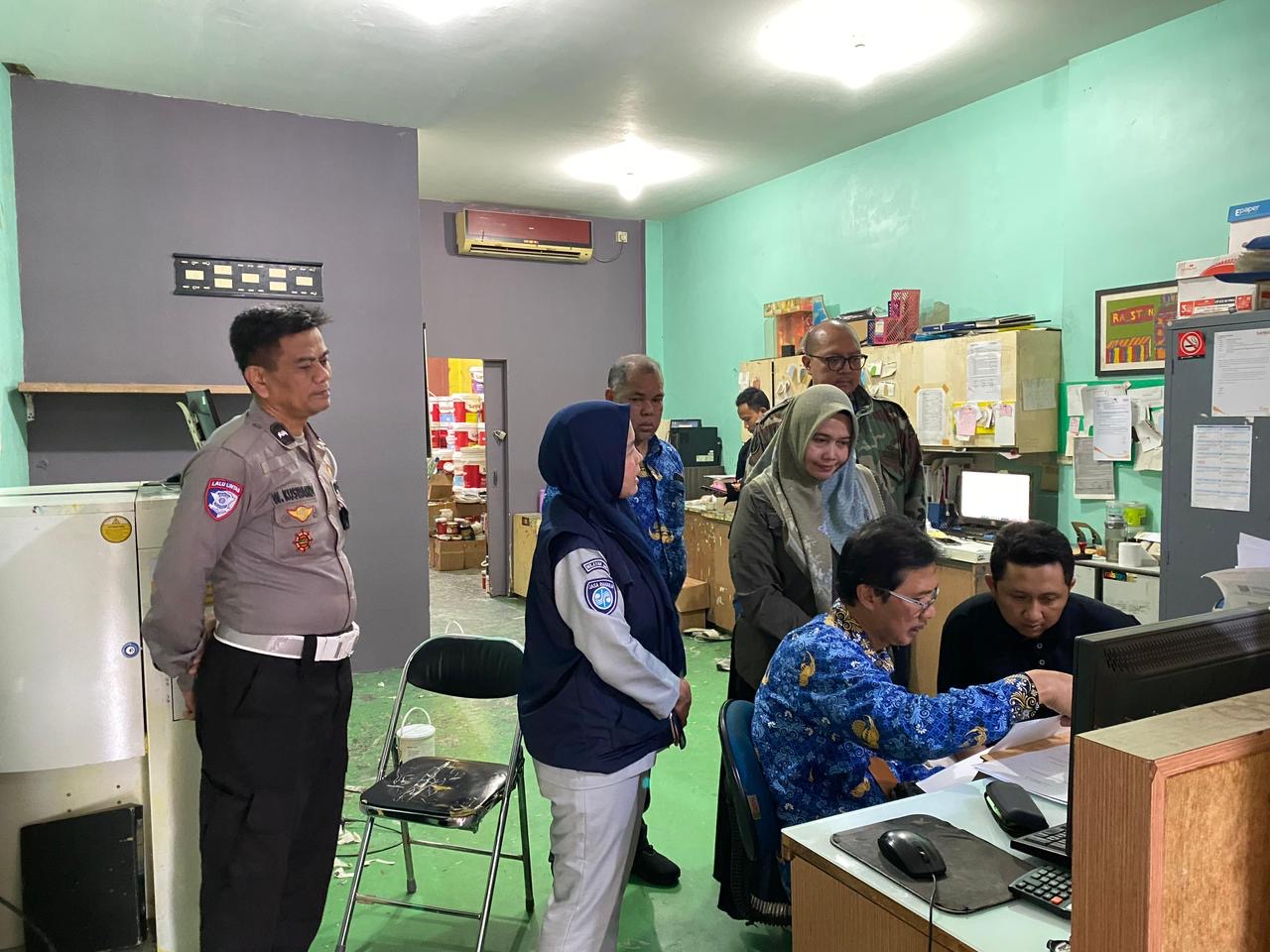 Perkuat Hubungan Dengan Perusahaan Swasta, Jasa Raharja Bandung Bersama Tim Pembina Samsat Kawaluyaan Gelar Operasi Khusus Samsat