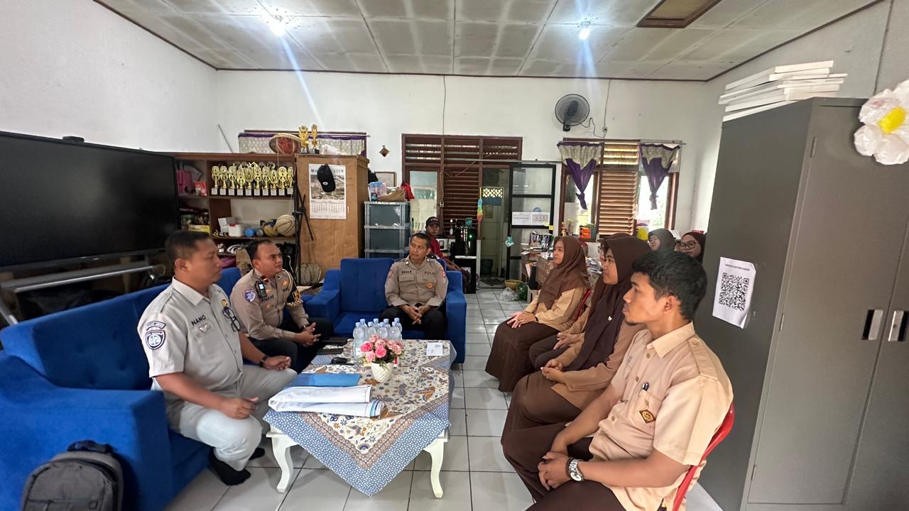 Jasa Raharja Purwakarta dan Polres Purwakarta Gelar PPKL di SMP SATAP Kembangkuning, Tekan Angka Kecelakaan Pelajar