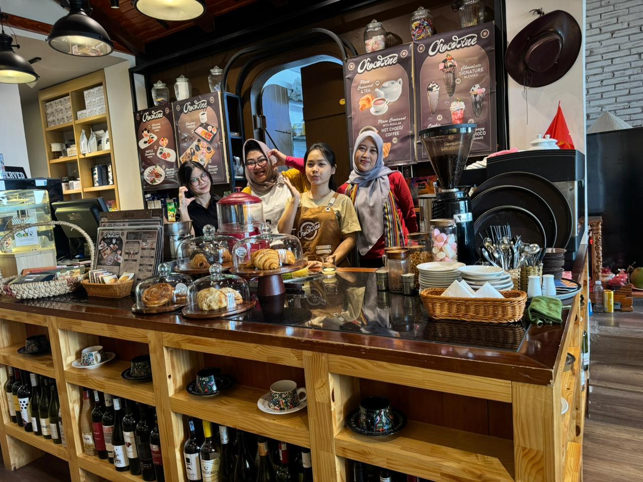‎Sulap Apartemen Jadi Cafe di Vietnam, Dorong Peneliti Kaji UMKM Indonesia