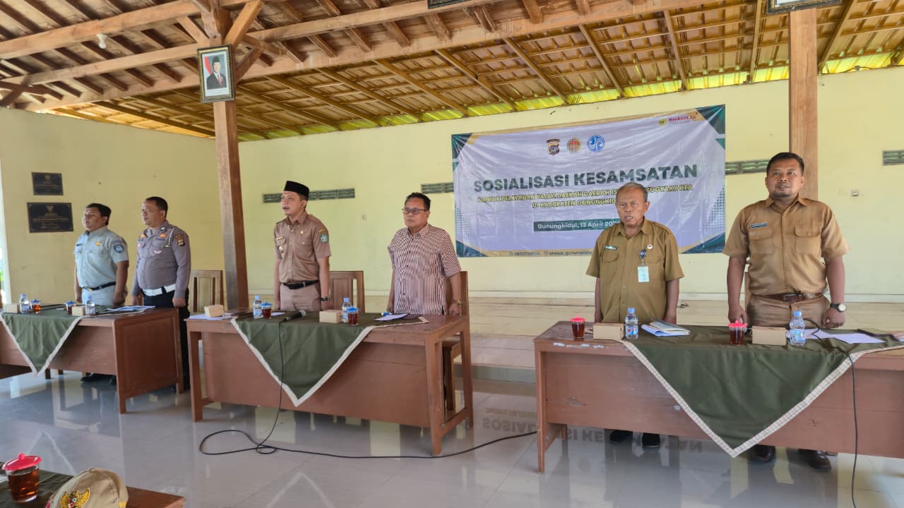 Perkuat Kesadaran Masyarakat, Sosialisasi Kesamsatan dan Keselamatan Lalu Lintas Digelar di Kelurahan Ngipak