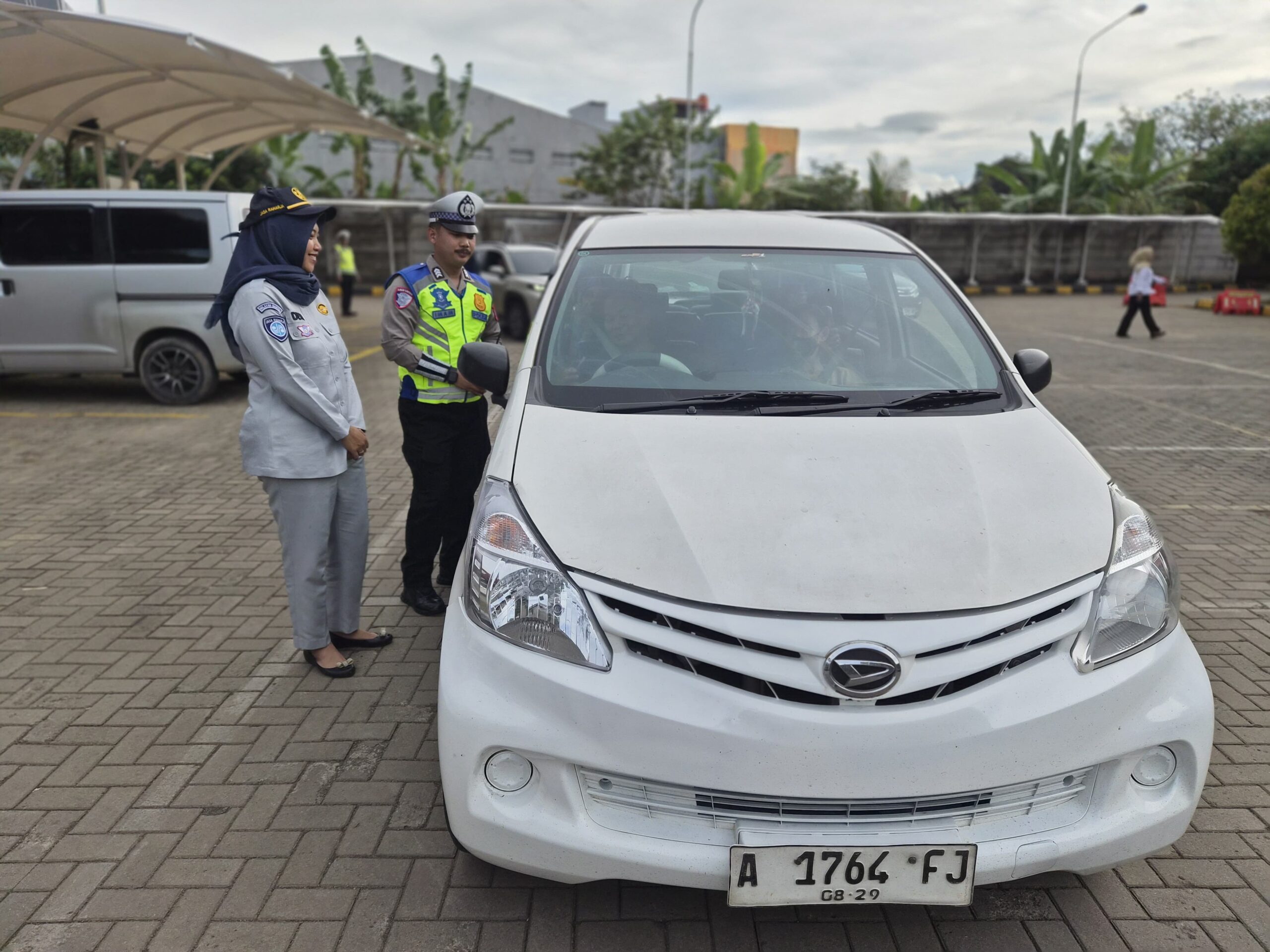 Tingkatkan Kepatuhan Masyarakat, Jasa Raharja Banten Hadirkan Layanan Samling di Tengah Operasi Gabungan Ciruas