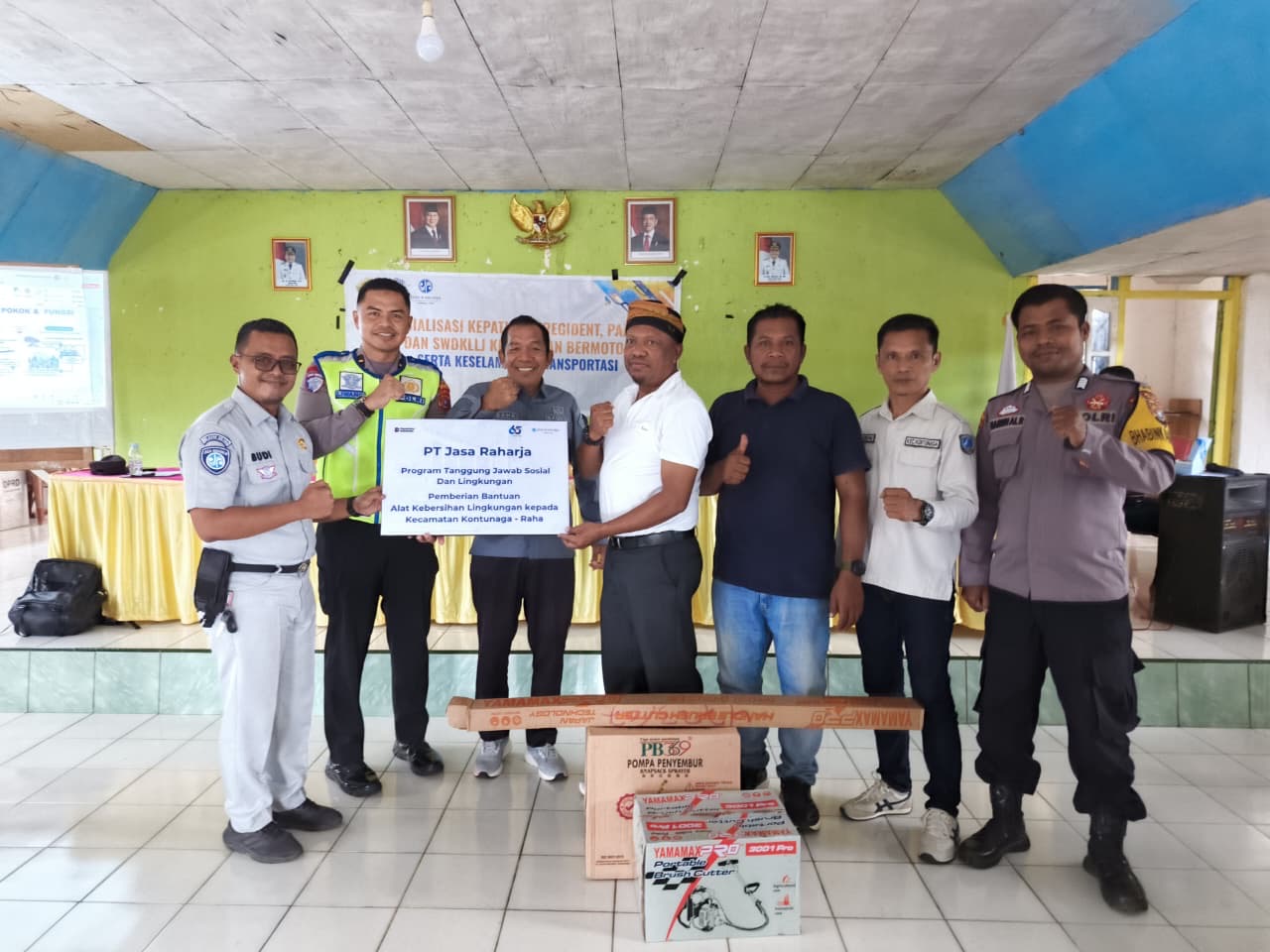 Jasa Raharja Berikan Bantuan Alat Kebersihan untuk Mendukung Kebersihan Lingkungan di Kecamatan yang patuh pajak Kendaraan Bermotor