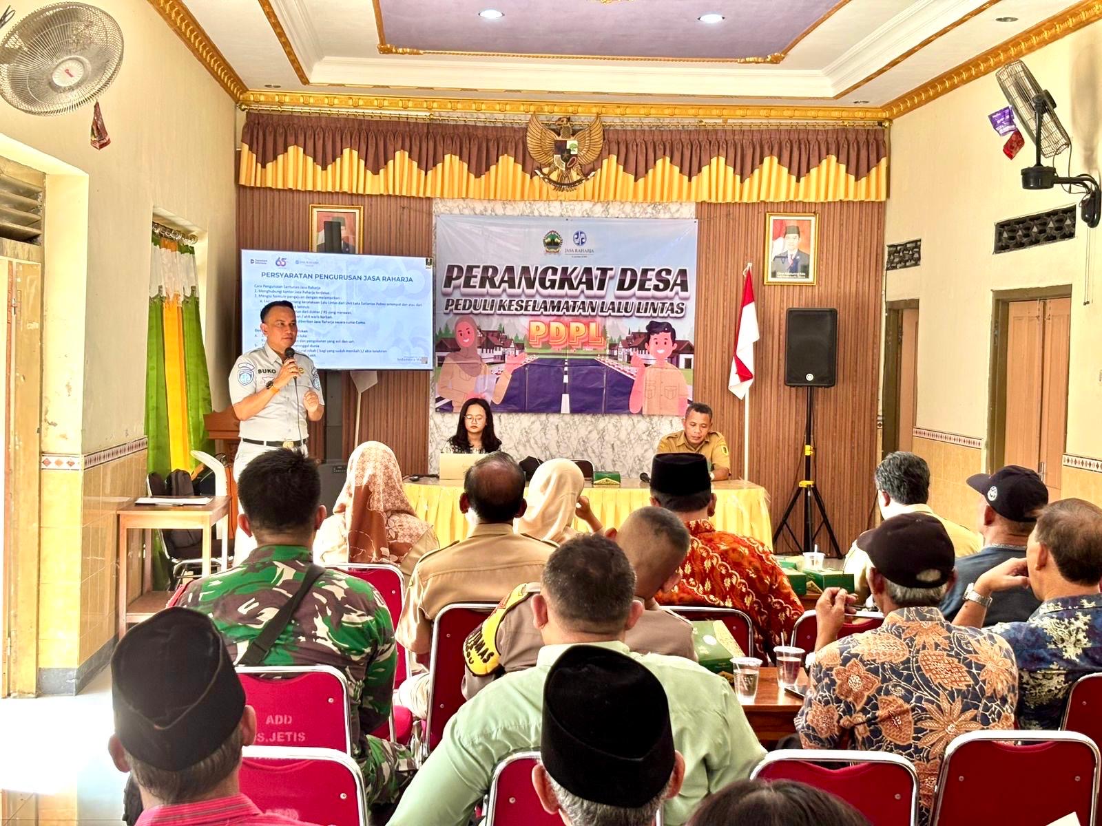 Dorong Kesadaran Berlalu Lintas, Jasa Raharja Klaten Melaksanakan Sosialisasi Perangkat Desa Peduli Keselamatan Lalu Lintas (PDPL) dan Layanan Mobil Unit Keselamatan Lalu Lintas (MUKL) di Desa Jetis, Kecamatan Delanggu