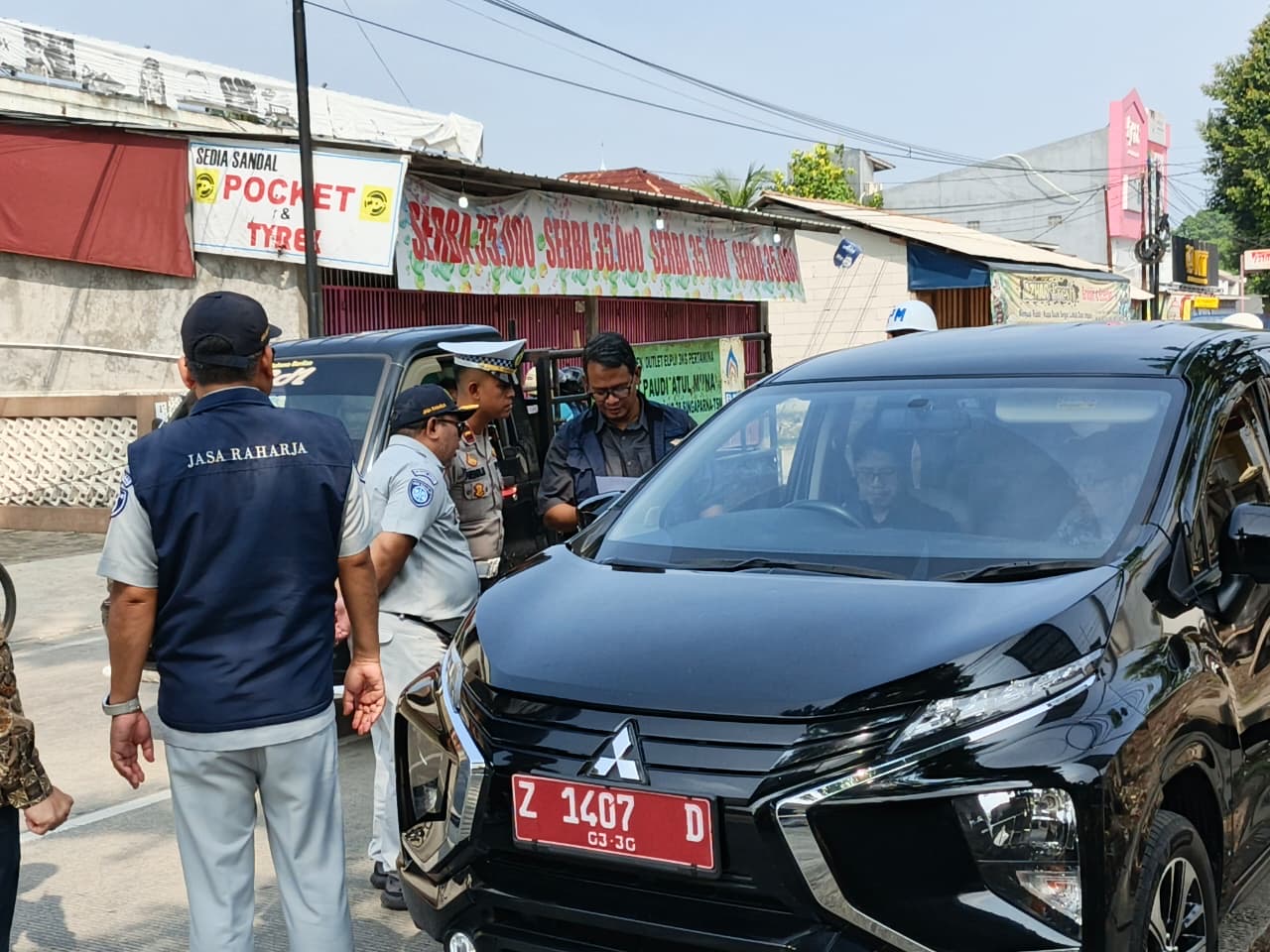 Tingkatkan Kepatuhan PKB dan SWDKLLJ, Jasa Raharja Bersama Tim Pembina Samsat Gelar Operasi Gabungan di Singaparna