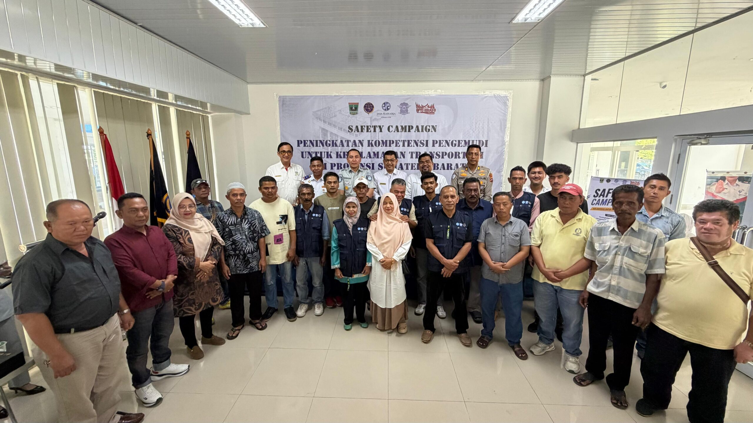 Jasa Raharja Sumbar Dorong Peningkatan Kompetensi Pengemudi Melalui Safety Campaign Transportasi