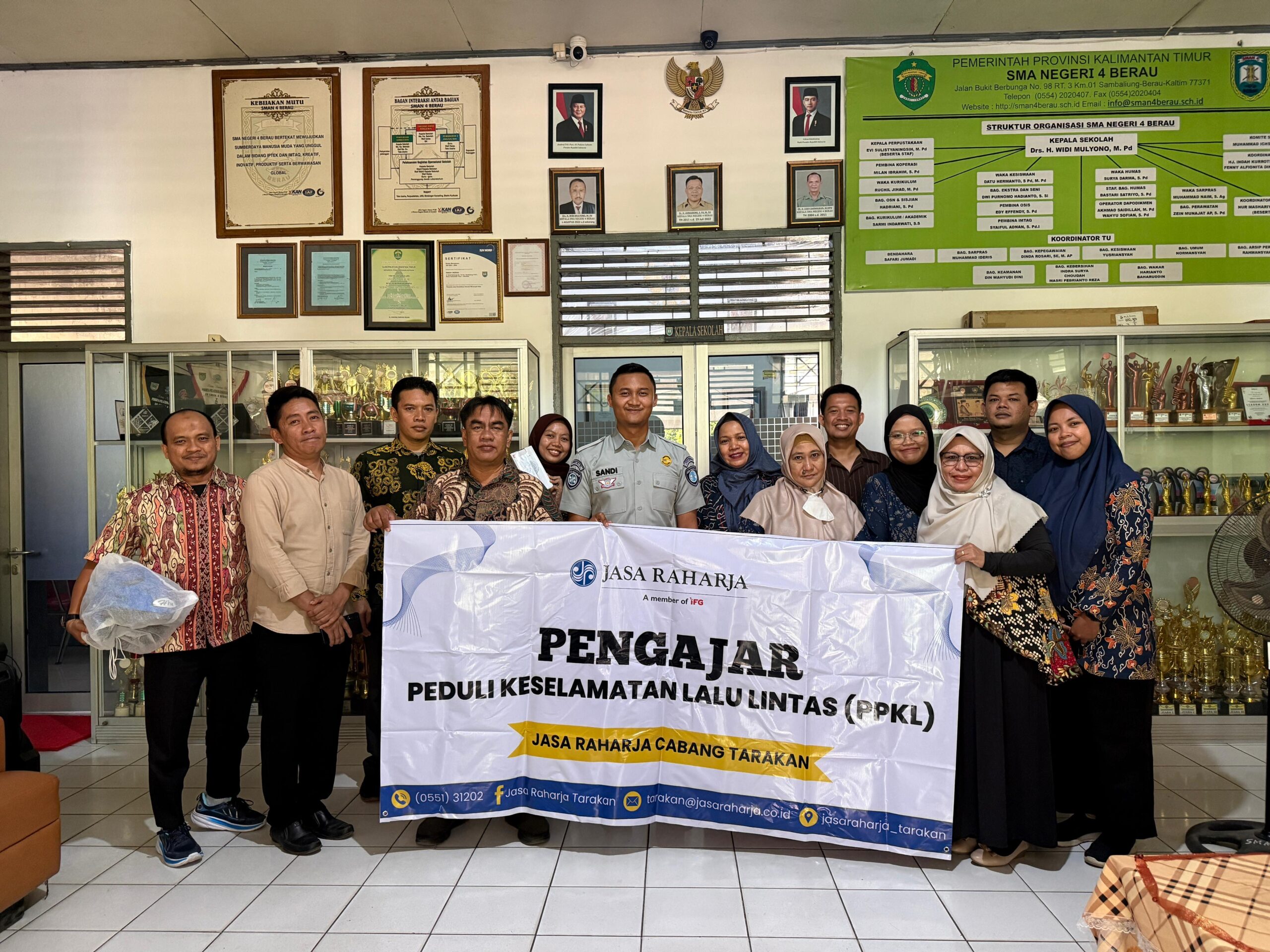 Jasa Raharja Cabang Tarakan Hadir di SMAN 4 Berau: Sosialisasi PPKL untuk Ciptakan Pengajar yang Sadar Lalu Lintas
