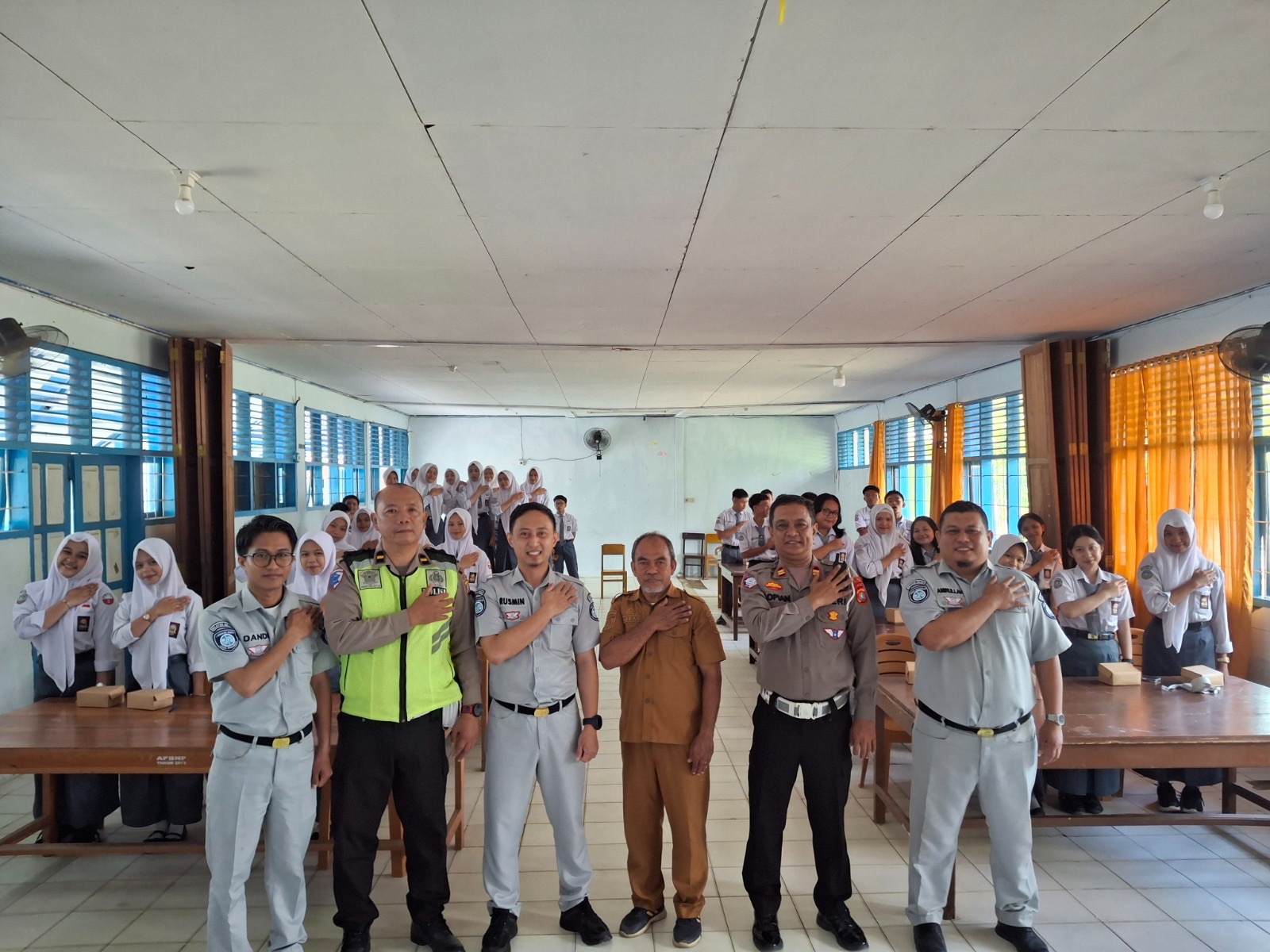Jasa Raharja Cabang Mamuju Gelar Safety Campaign Edukasi Sigap di Jalan di SMA 3 Polewali Mandar