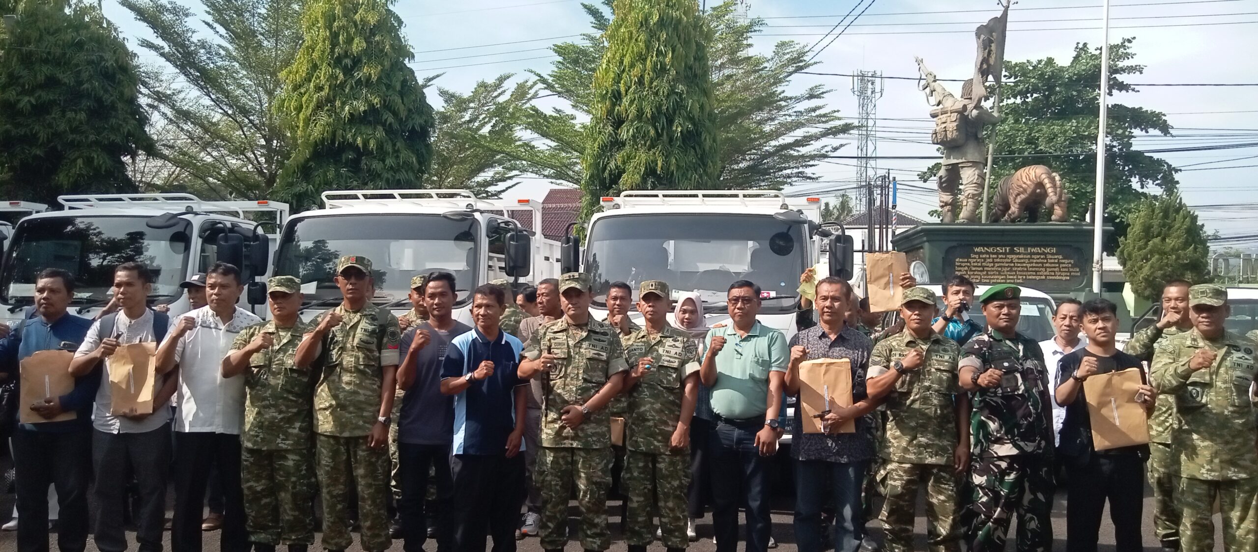 ‎Dandim 0617 Majalengka Serahkan Puluhan Kendaraan Operasional untuk Koperasi Desa Merah Putih‎‎