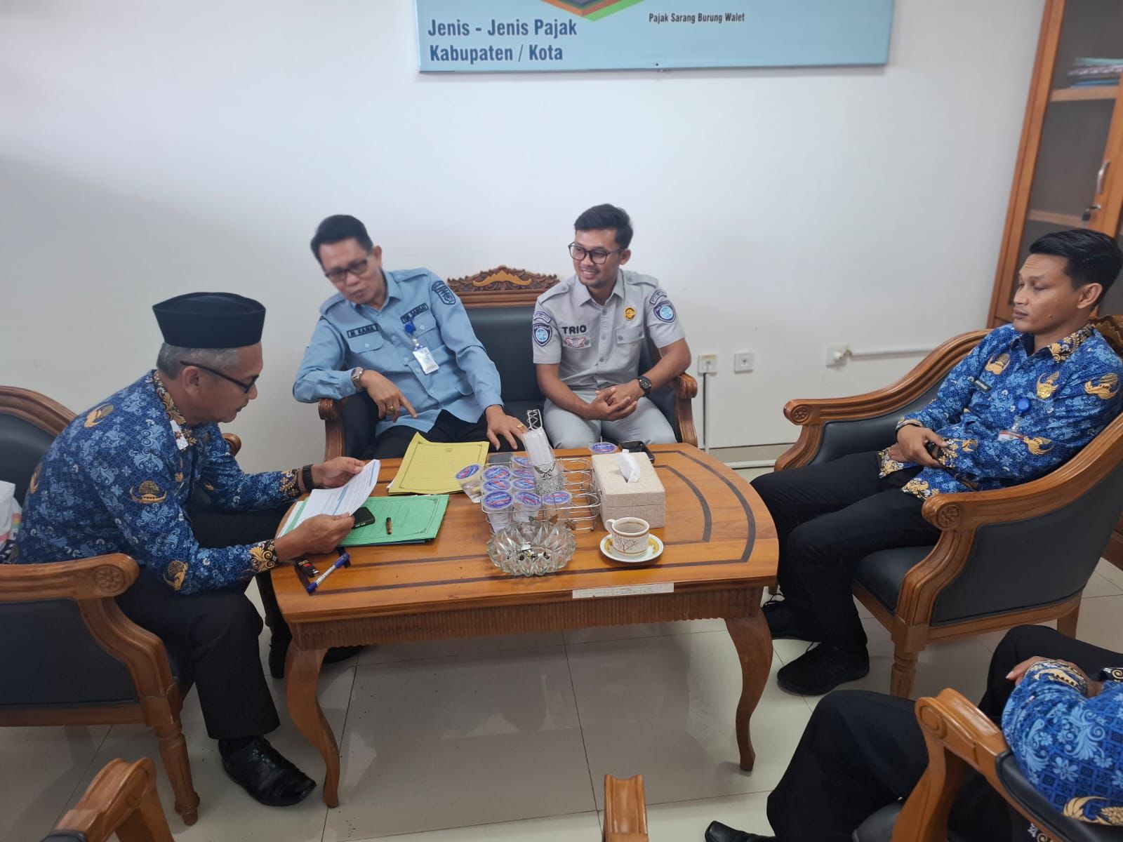 Penanggung Jawab Samsat Pesisir Barat Koordinasi Bersama Bapenda Bahas Sosialisasi Program Keringanan Pajak