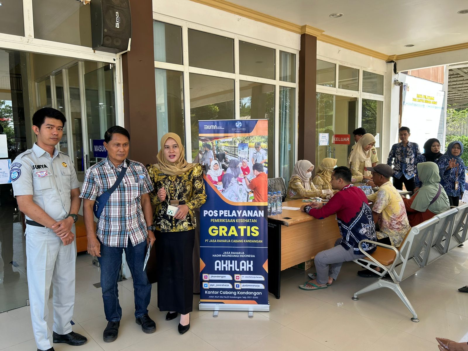 PT Jasa Raharja Cabang Kandangan Gelar Pengobatan Gratis di Kantor Samsat Tanjung