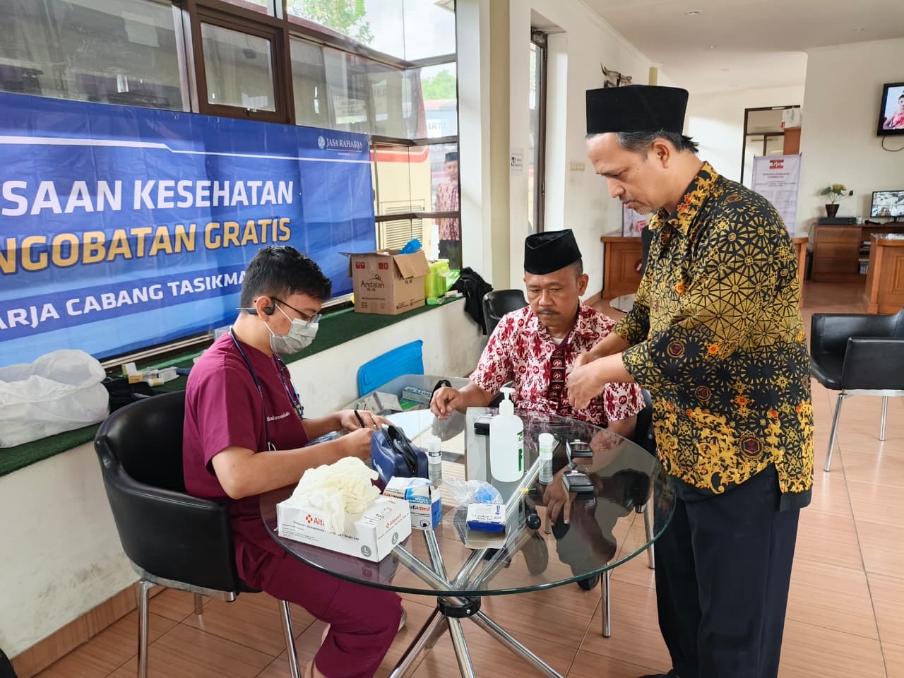 Jasa Raharja Cabang Tasikmalaya Gelar Pemeriksaan Kesehatan Gratis di PO Primajasa Tasikmalaya