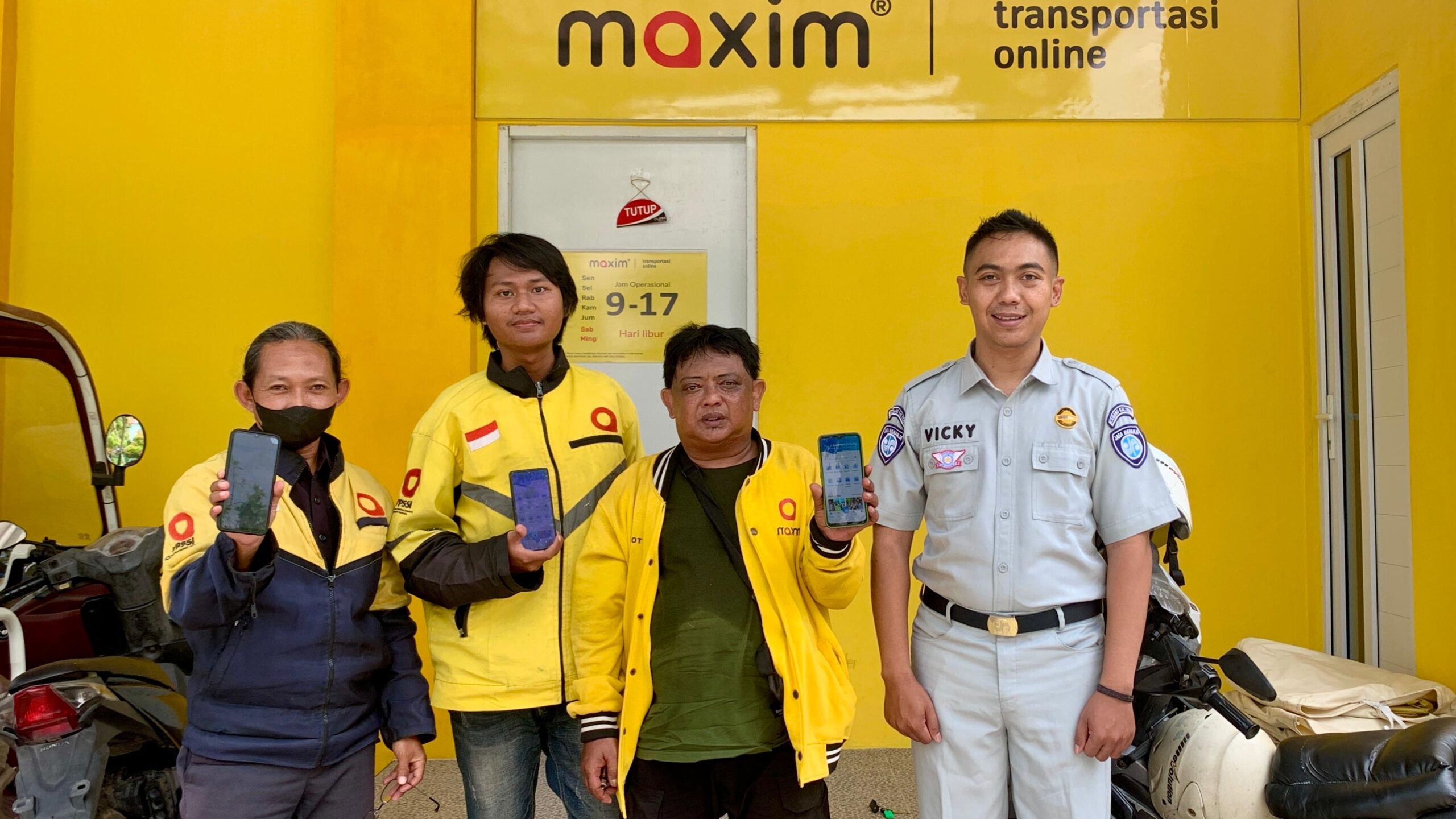 Jasa Raharja Kalteng Kenalkan Fitur Lapor Laka JRKu kepada Pengemudi Maxim di Sampit