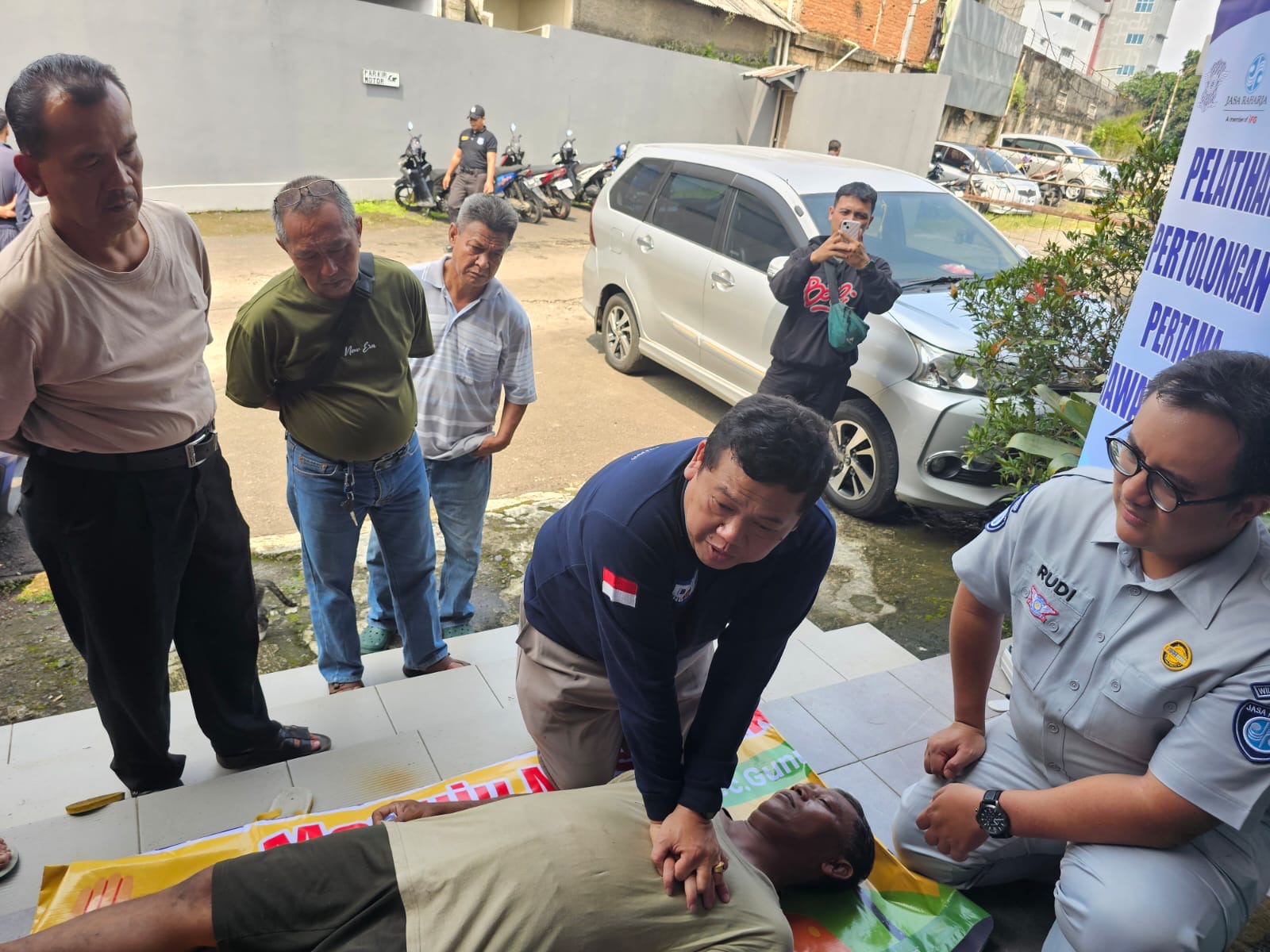 Jasa Raharja Bogor Hadirkan Pengobatan Gratis dan Pelatihan PPGD di PO Limas Express Executive