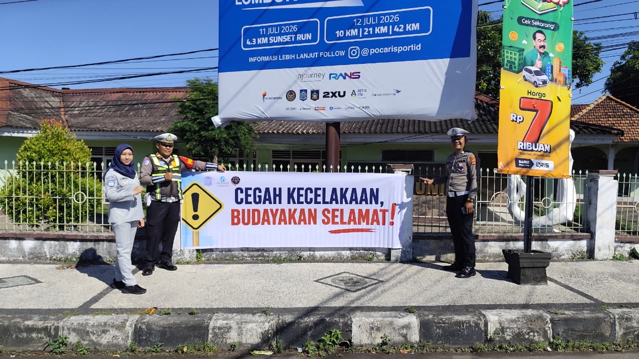 Perkuat Keselamatan Berlalu Lintas, Jasa Raharja NTB Pasang Spanduk di Titik Rawan Laka