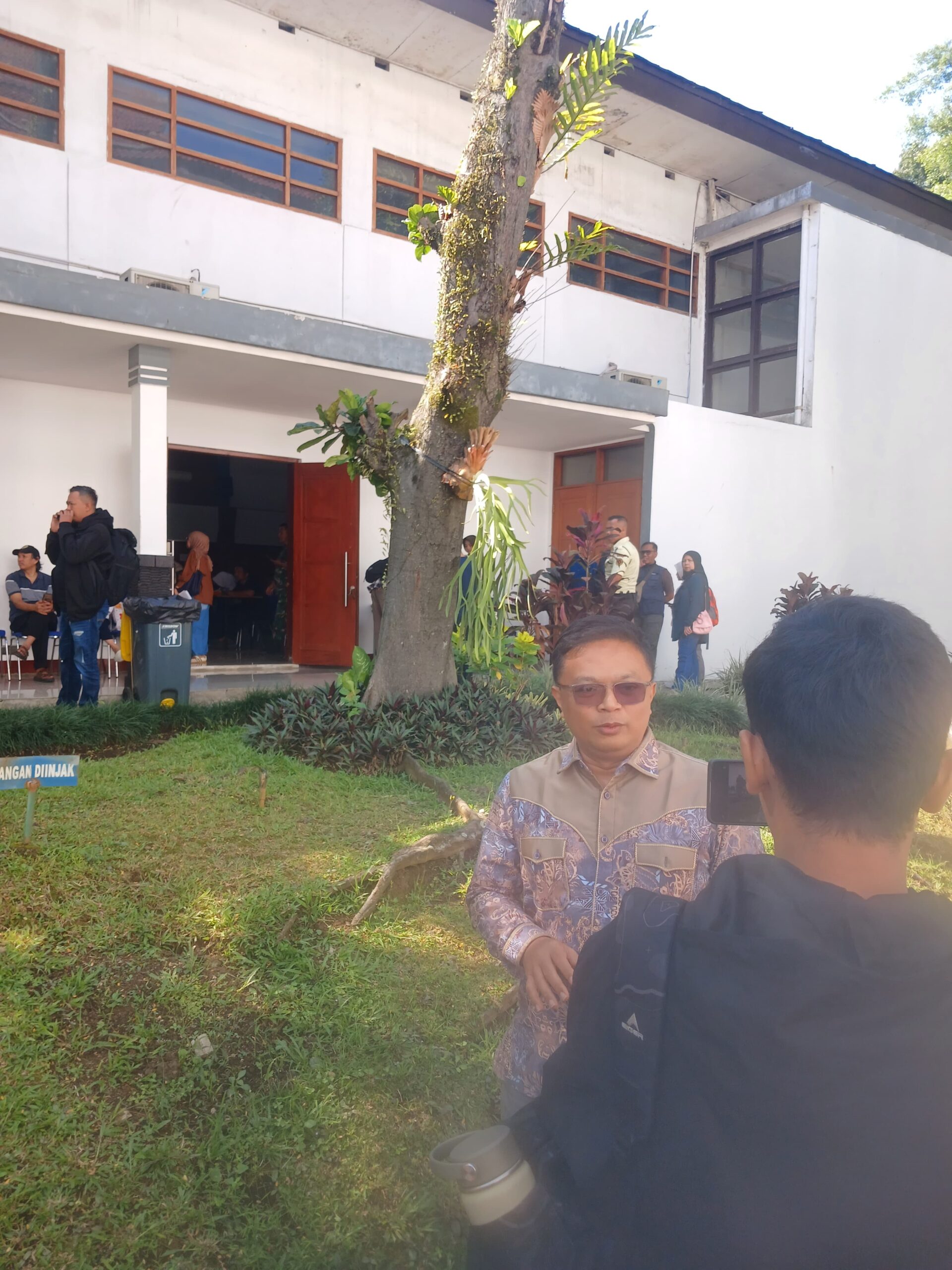 ‎Pendaftaran Diperpanjang, DPRD Jabar Ungkap Biang Masalah SPMB 2026‎‎