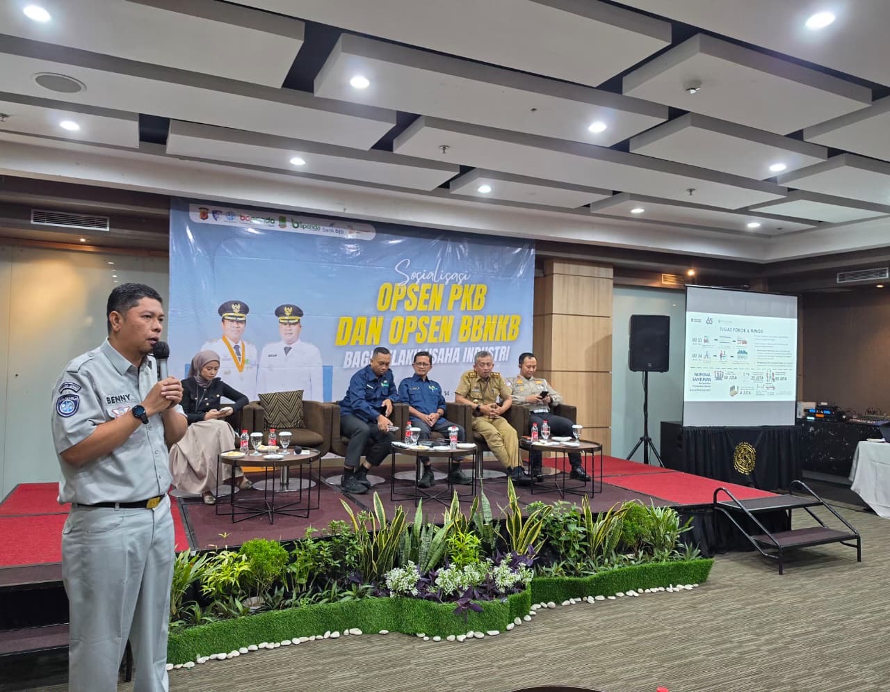 Sosialisasi Kepatuhan Pembayaran Pajak dan SWDKLLJ kepada Para Pelaku Usaha Kawasan Industri di Karawang