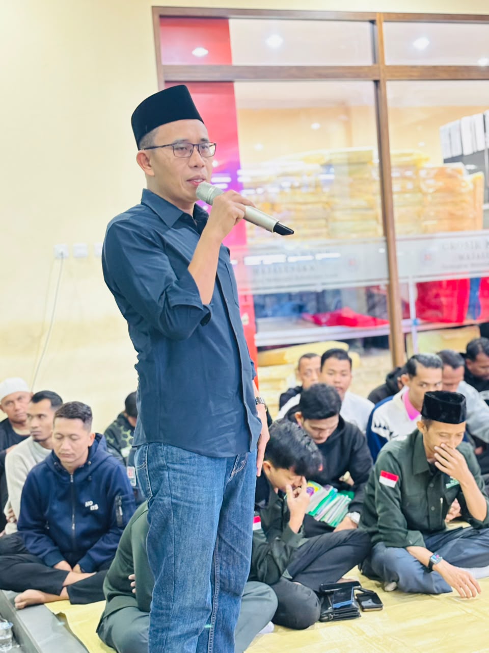 ‎Melalui Program ASIK, BAZNAS Majalengka Ajak Karyawan UD Putra TD Berbagi Kasih