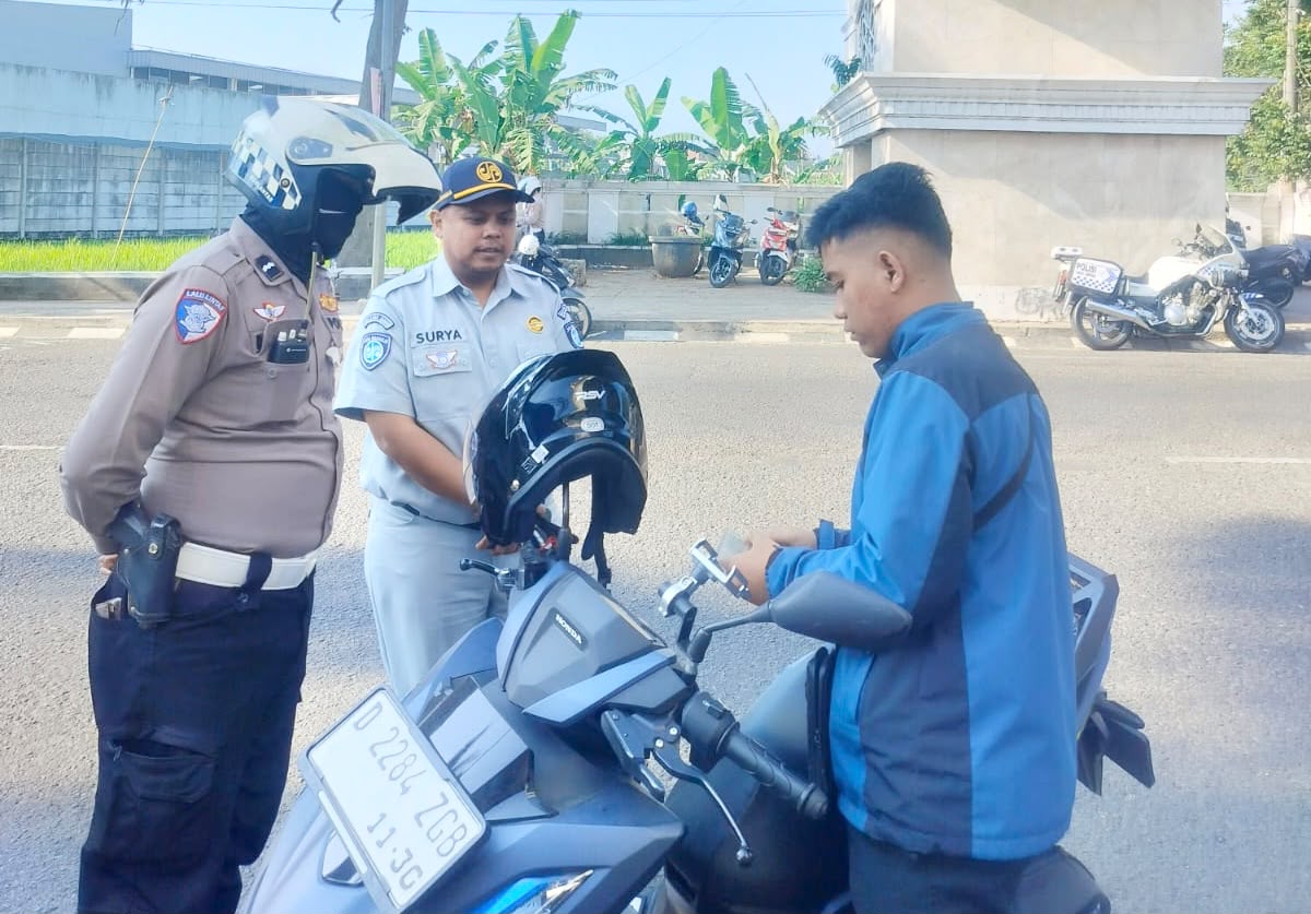 Tingkatkan Kepatuhan Masyarakat Jasa Raharja dan Tim Pembina Samsat Soreang Kembali Menggelar Operasi Gabungan Pemeriksaan Kendaraan