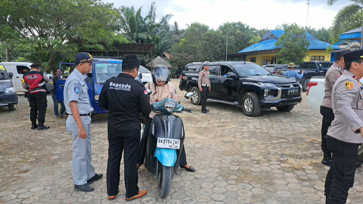 Bangun Kesadaran Pengendara, Tim Pembina Samsat Kotabaru Hadir Lebih Dekat dengan Masyarakat