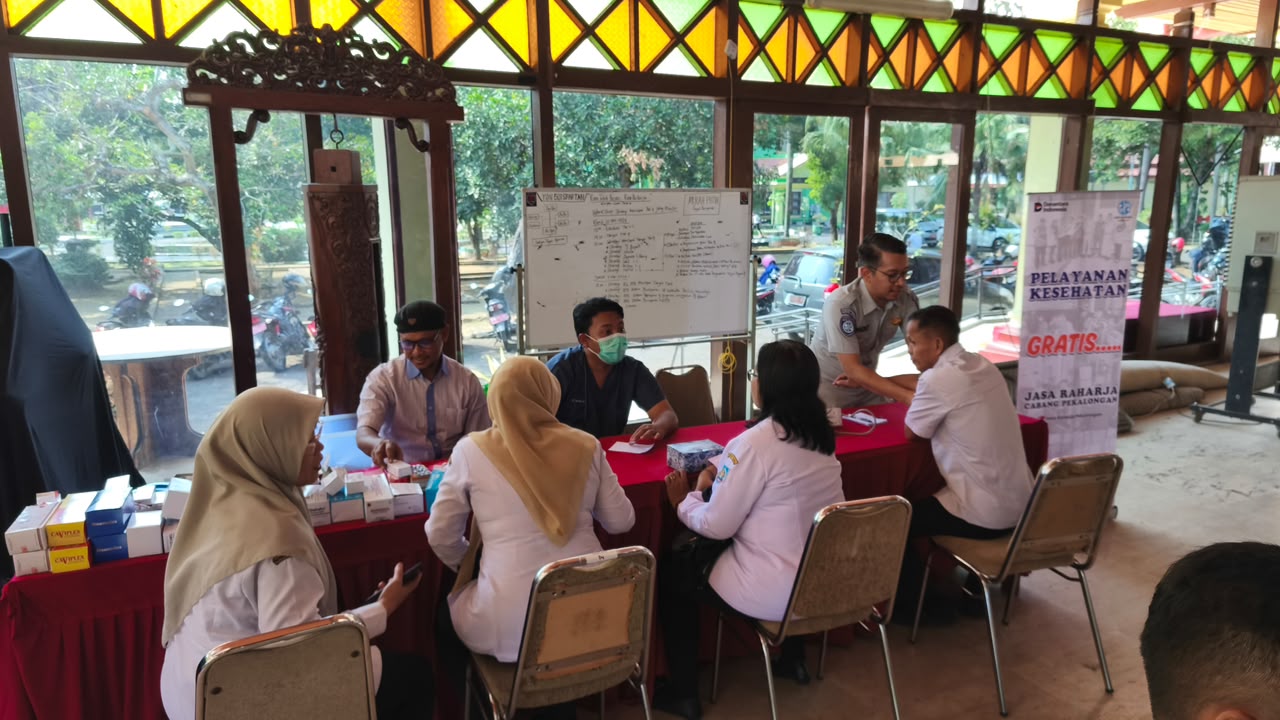 Jasa Raharja Gelar Pemeriksaan Kesehatan Gratis bagi Masyarakat Sekitar di Pendopo Pemda Kabupaten Tegal
