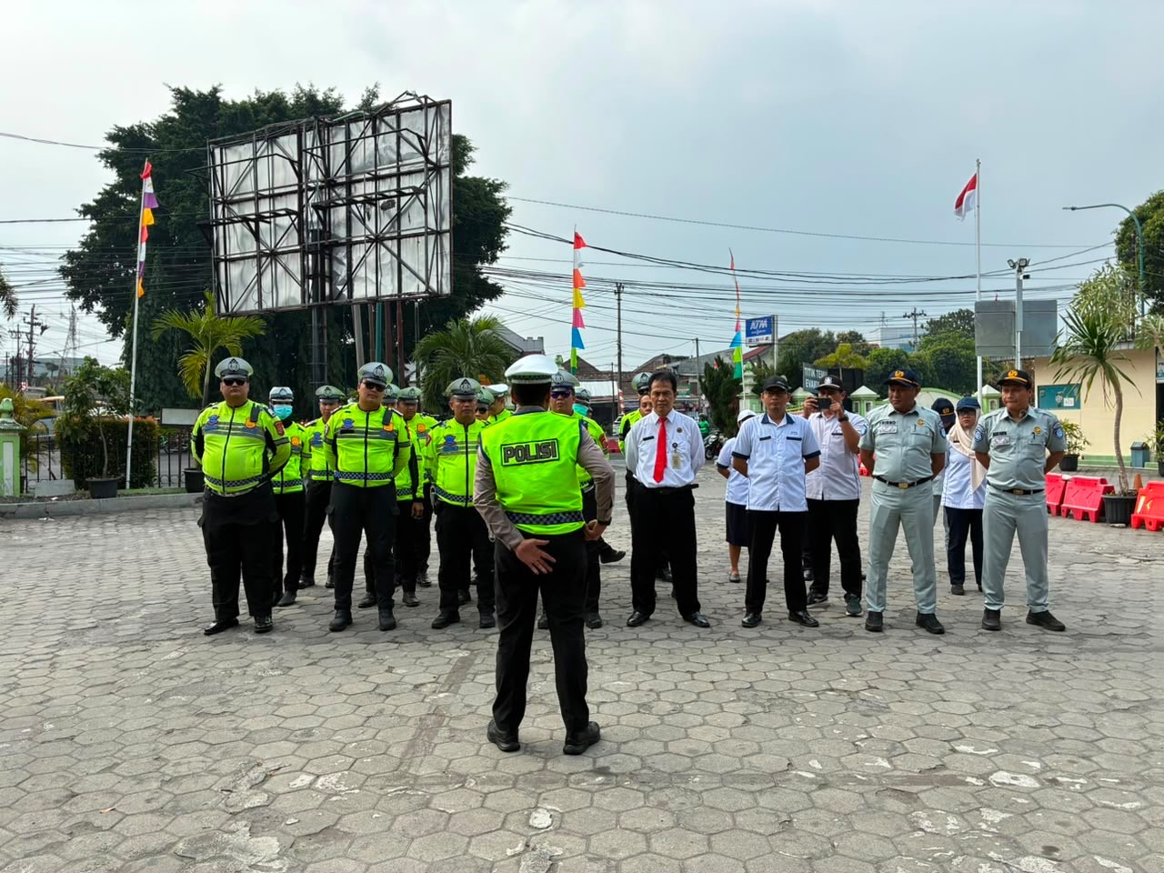 Jasa Raharja Perkuat Edukasi Masyarakat tentang Peran dan Manfaat SWDKLLJ melalui Operasi Gabungan