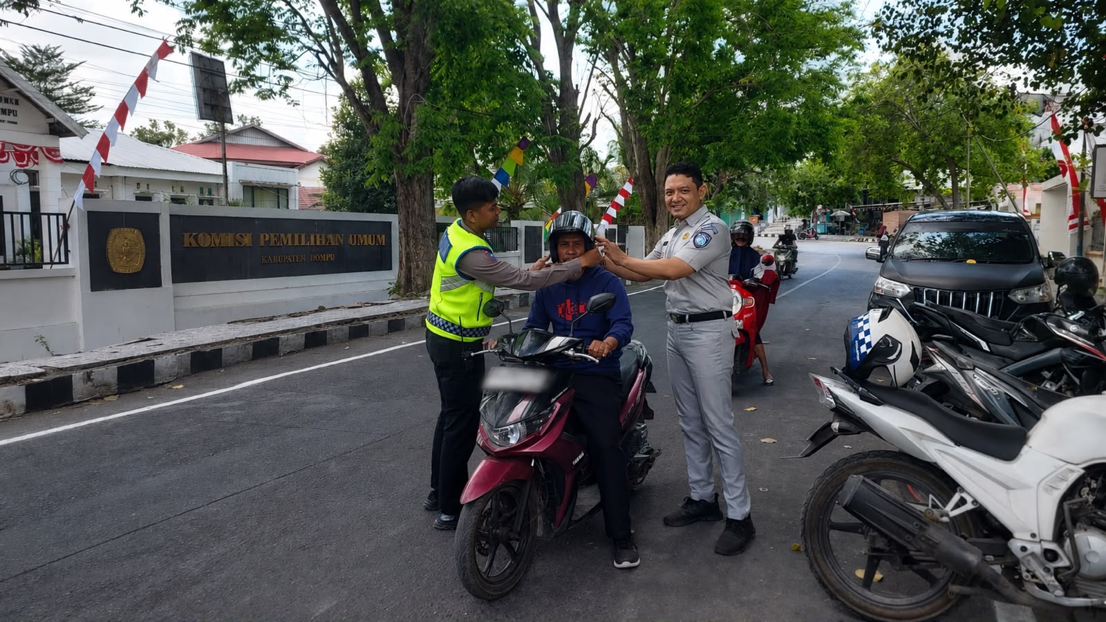 Perkuat Edukasi Keselamatan Pengguna Jalan, Jasa Raharja Cabang Bima Bersama Satlantas Polres Dompu Laksanakan Safety Campaign