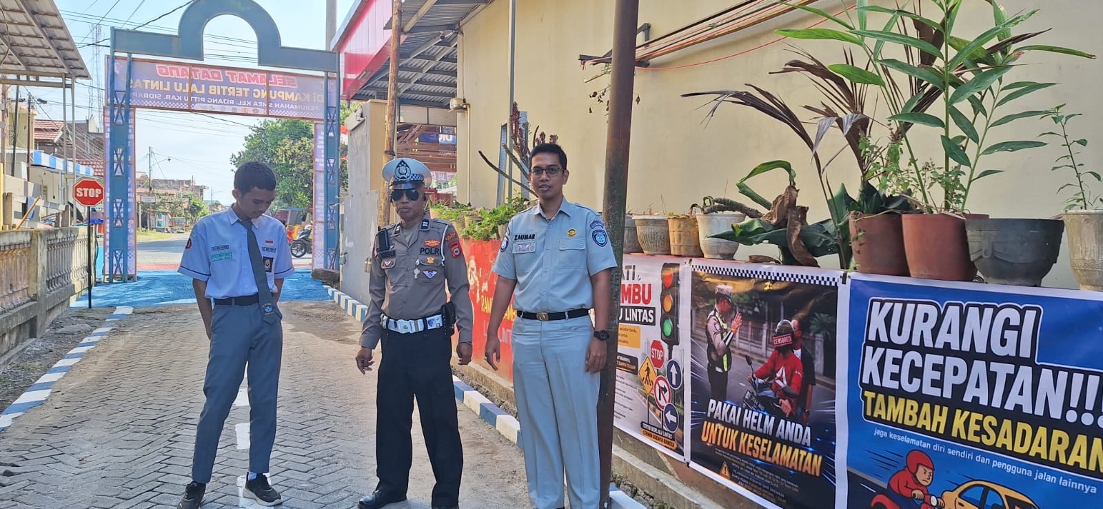 PT Jasa Raharja (Persero) Cabang Parepare Bersama Kasatlantas Polres Sidrap Dan Stakeholder Terkait Perkuat Sinergi Dalam Mewujudkan Kampung Tertib Lalu Lintas Di Kabupaten Sidrap