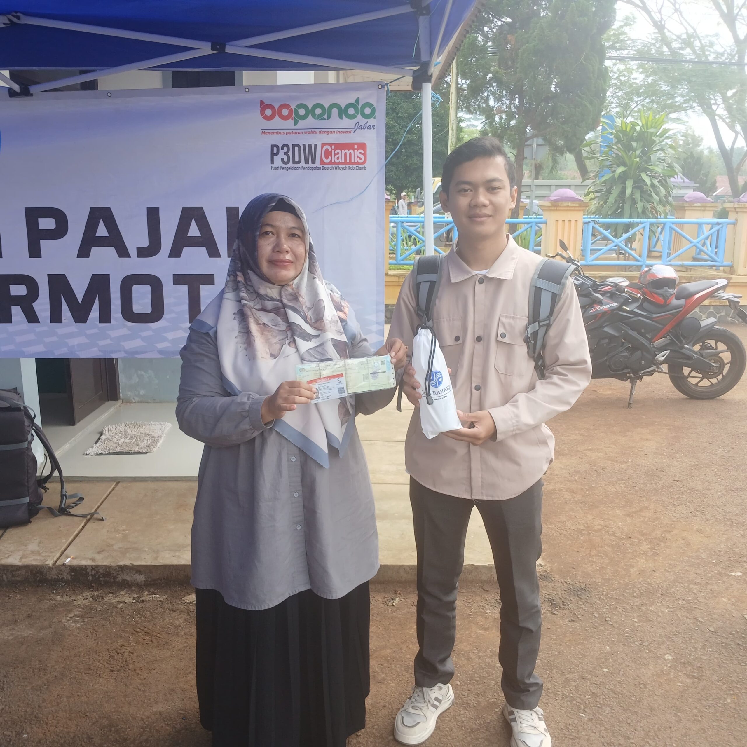 Apresiasi Wajib Pajak Taat Dalam Operasi Gabungan di Kecamatan Cijeungjing Kabupaten Ciamis
