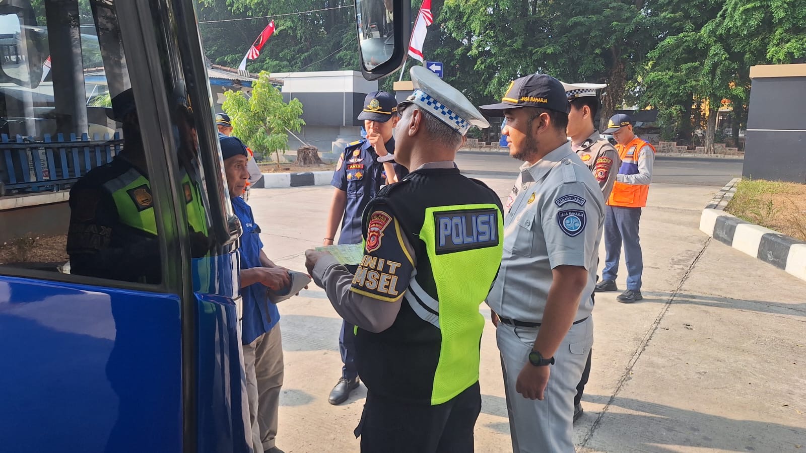 Jasa Raharja Purwakarta bersama Polres dan Dishub Subang gelar Ramp Check di Terminal Subang demi Keselamatan Penumpang