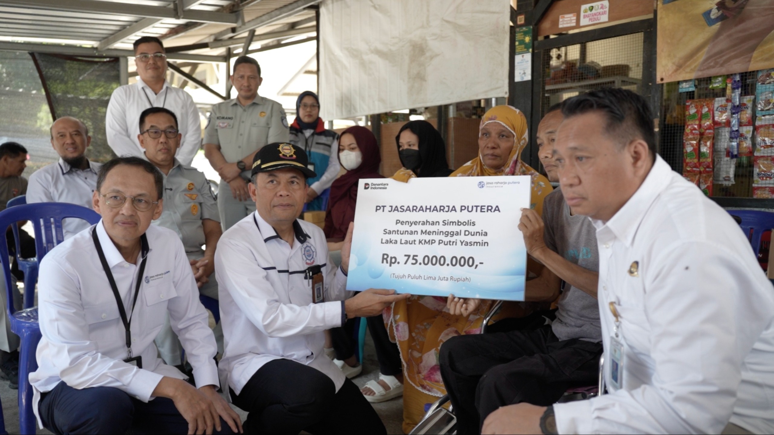 Pastikan Perlindungan, Jasaraharja Putera Berikan Santunan bagi Korban Kebakaran KMP Putri Yasmin