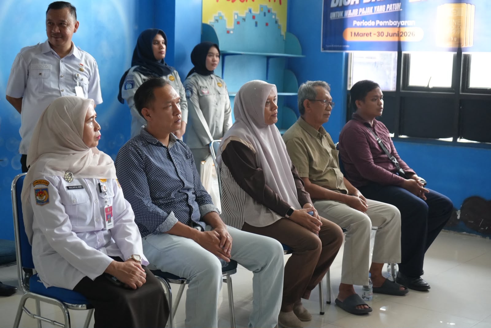 Tim Pembina Samsat Provinsi Bengkulu Serahkan Apresiasi Emas kepada Wajib Pajak Patuh
