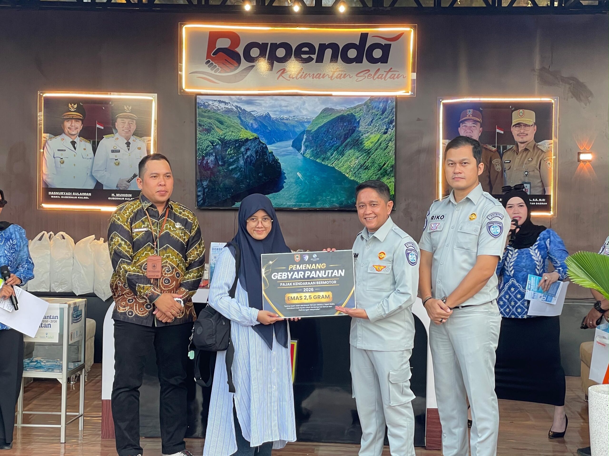 Jasa Raharja Kalsel Serahkan Hadiah Emas Gebyar Panutan PKB 2026 kepada Wajib Pajak Terpilih