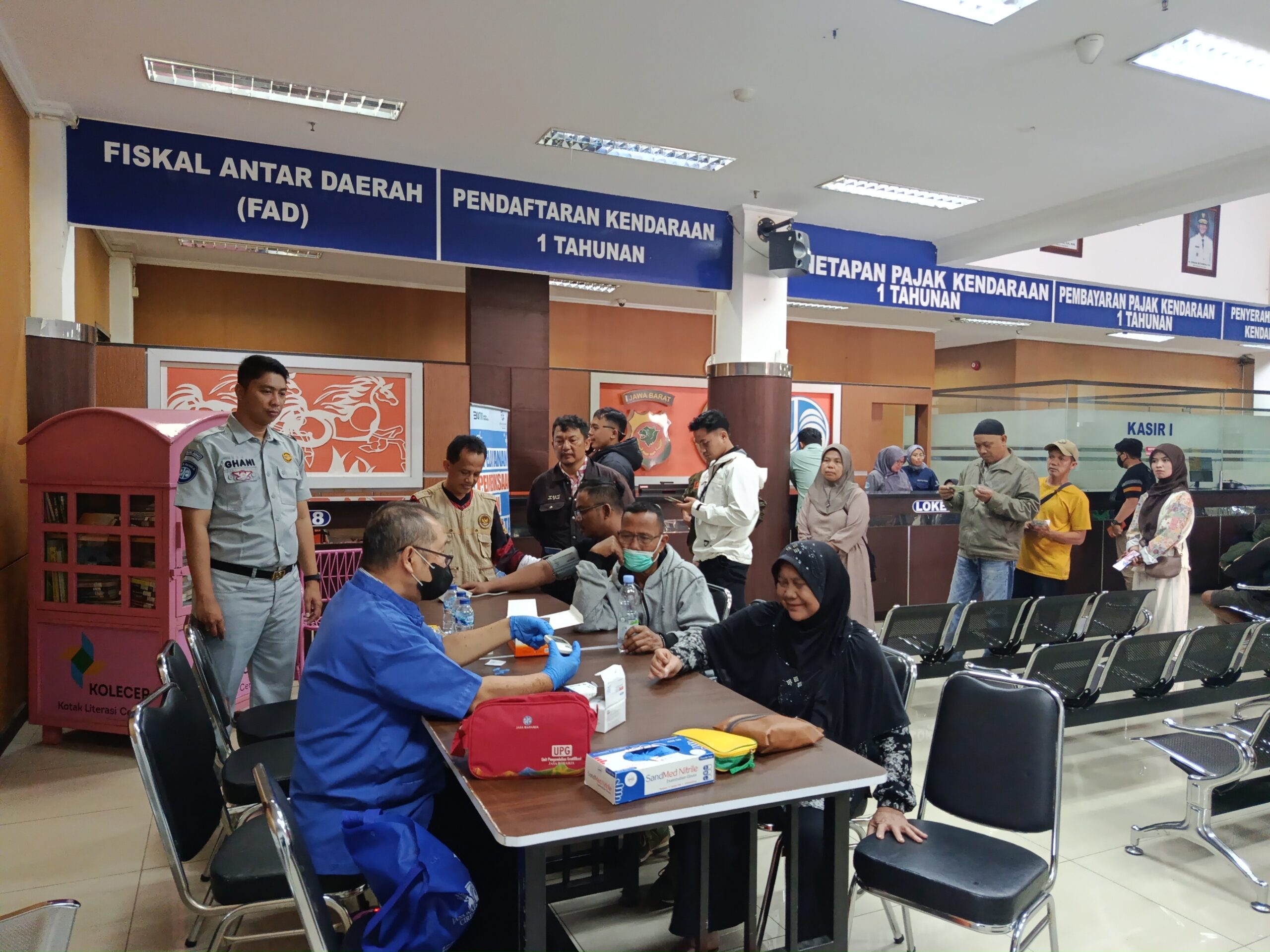 Tingkatkan Keselamatan dan Kesehatan Publik, PT Jasa Raharja (Persero) Cabang Cirebon Berikan Layanan Kesehatan Gratis di Samsat Kab Kuningan