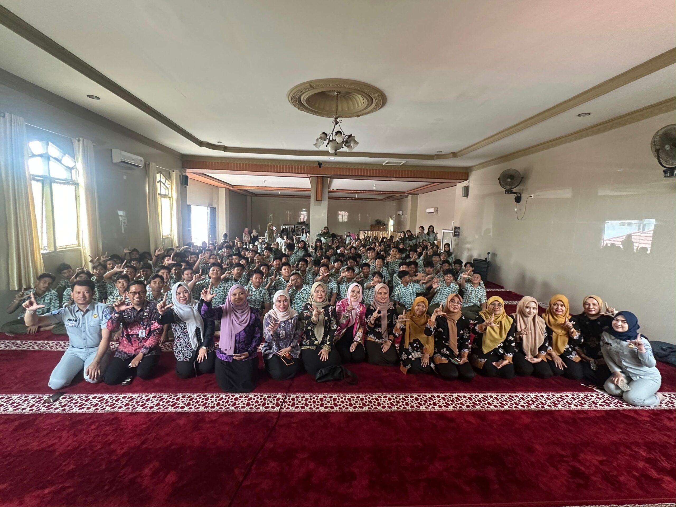 Kolaborasi “Putih Abu-Abu”, Bapenda Lampung dan Jasa Raharja Perkuat Edukasi Taat Pajak dan Keselamatan Berlalu Lintas