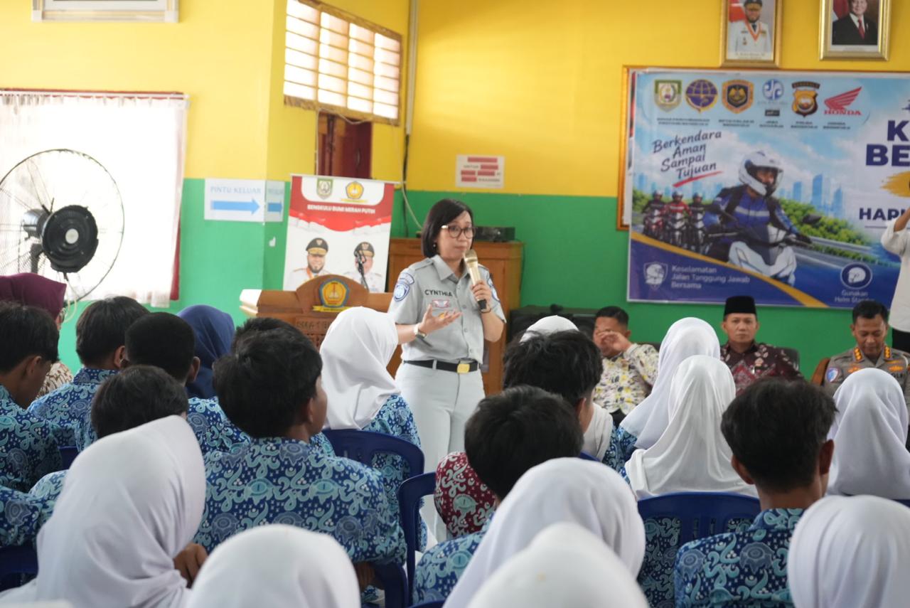 Peringati Hari Perhubungan Nasional 2026, PT Jasa Raharja (Persero) Kanwil Bengkulu Edukasi Keselamatan Berlalu Lintas dan PPGD di SMAN 1 Kota Bengkulu