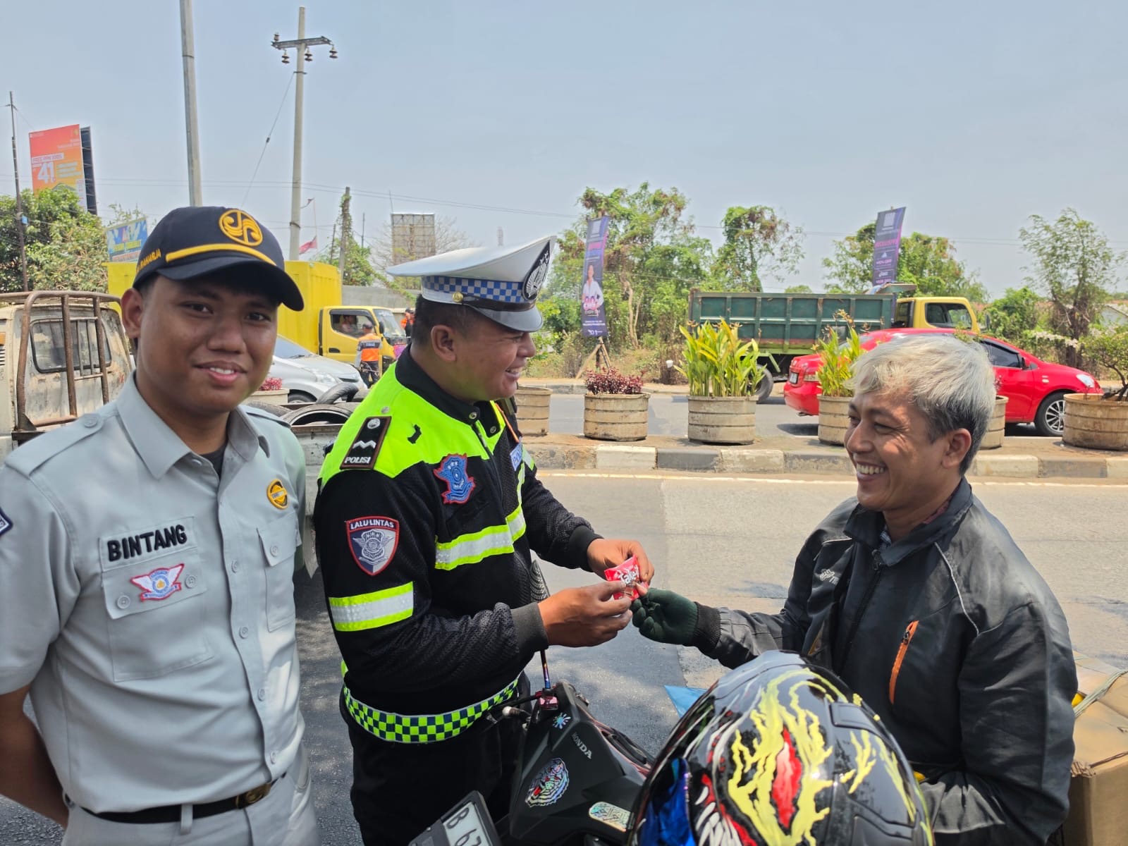 Operasi Gabungan Tingkatkan Kepatuhan Pembayaran Pajak Kendaraan Bermotor di Kabupaten Karawang