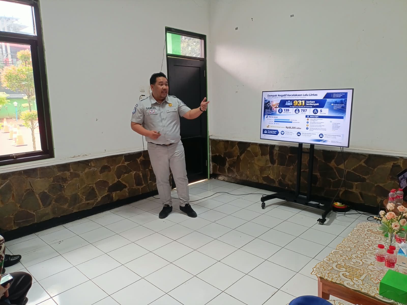 Tingkatkan Kemampuan Mitigasi Laka Lantas, Subdenpom Purwakarta Gelar Edukasi Safety Riding dan PPGD