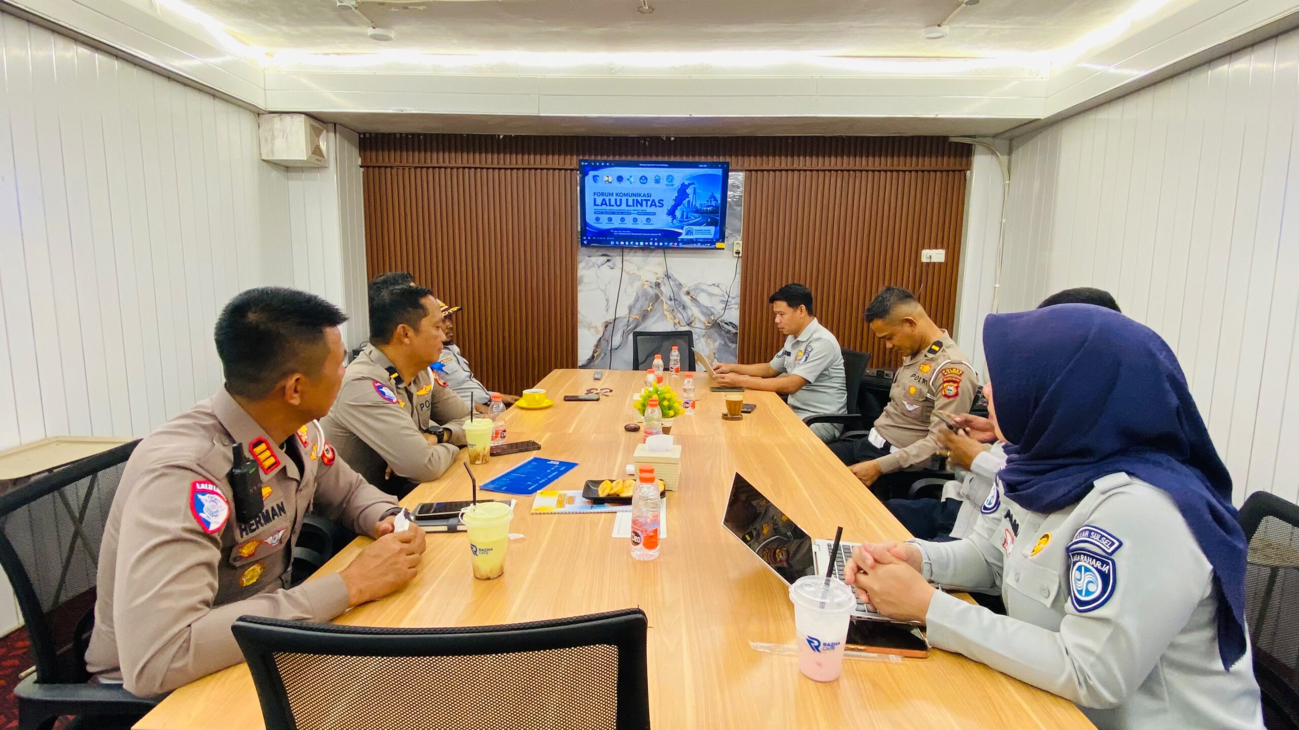 PT Jasa Raharja (Persero) Cabang Parepare Bersama Satlantas dan Dinas Perhubungan Perkuat Sinergi Melalui Forum Komunikasi Lalu Lintas (FKLL) di Kabupaten Barru